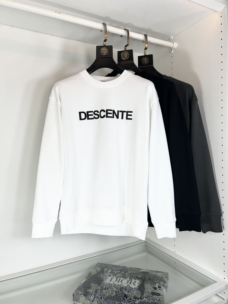 Descente Hoodies